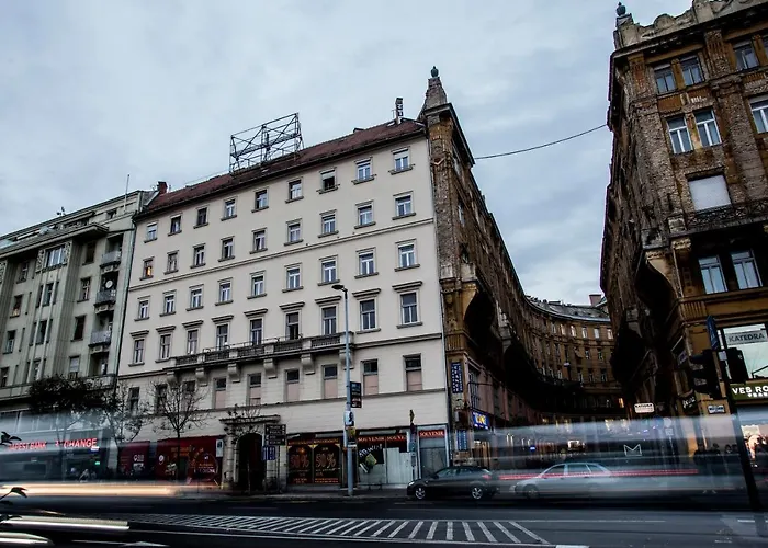 Budapest Eye Luxury Suites