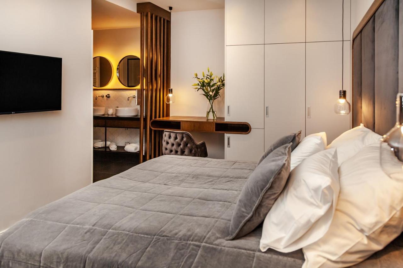 Eye Luxury Suites Hotel 3*