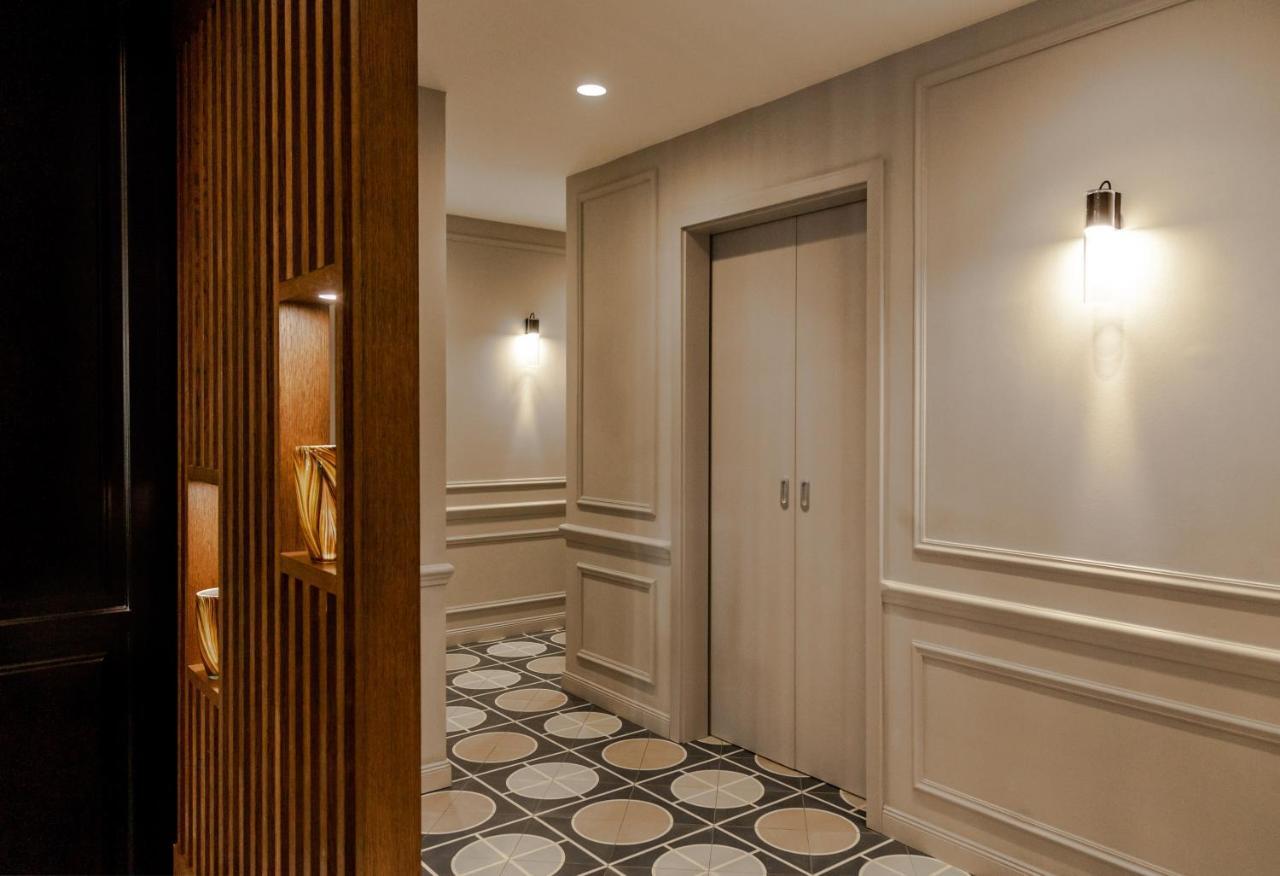 Eye Luxury Suites