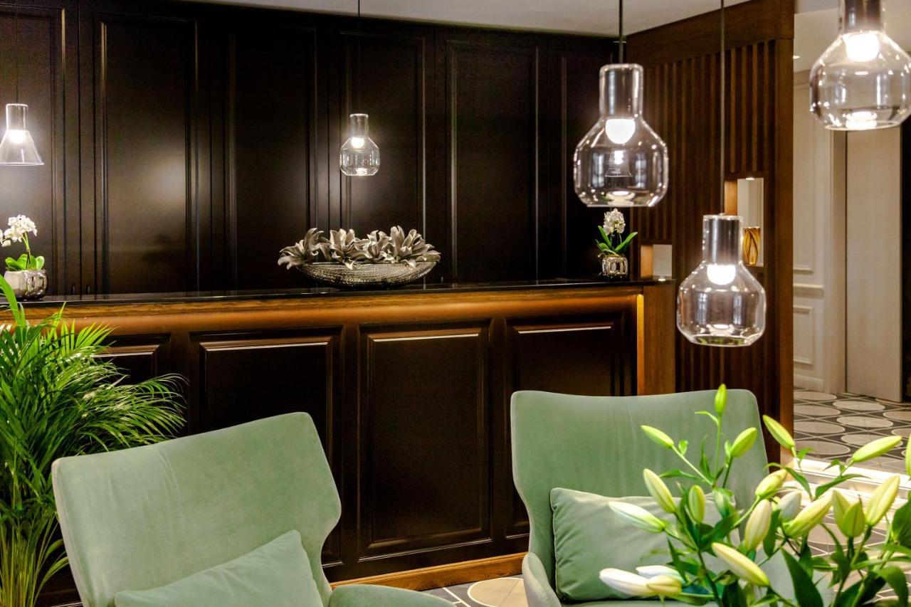 Hotel Eye Luxury Suites 3*