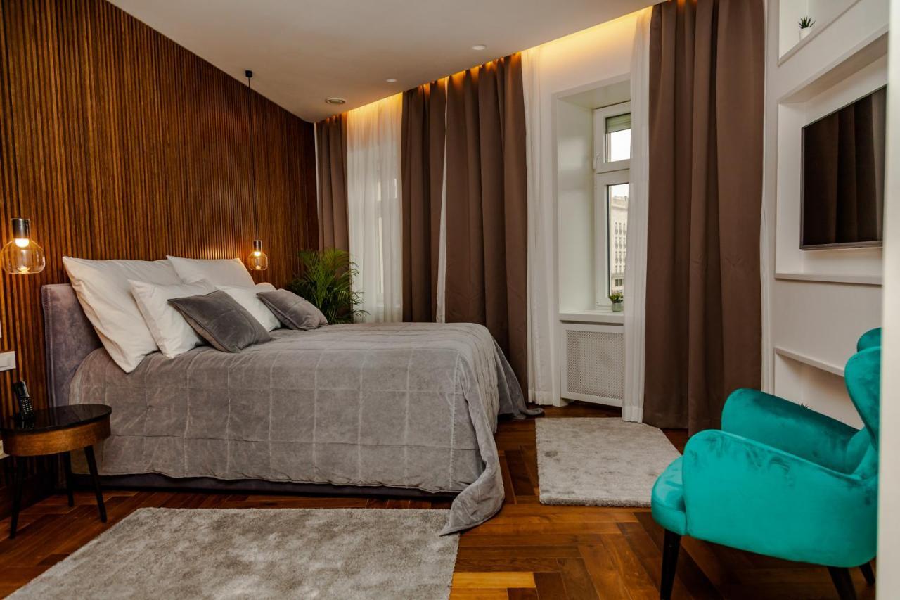 Eye Luxury Suites Hotel 3*