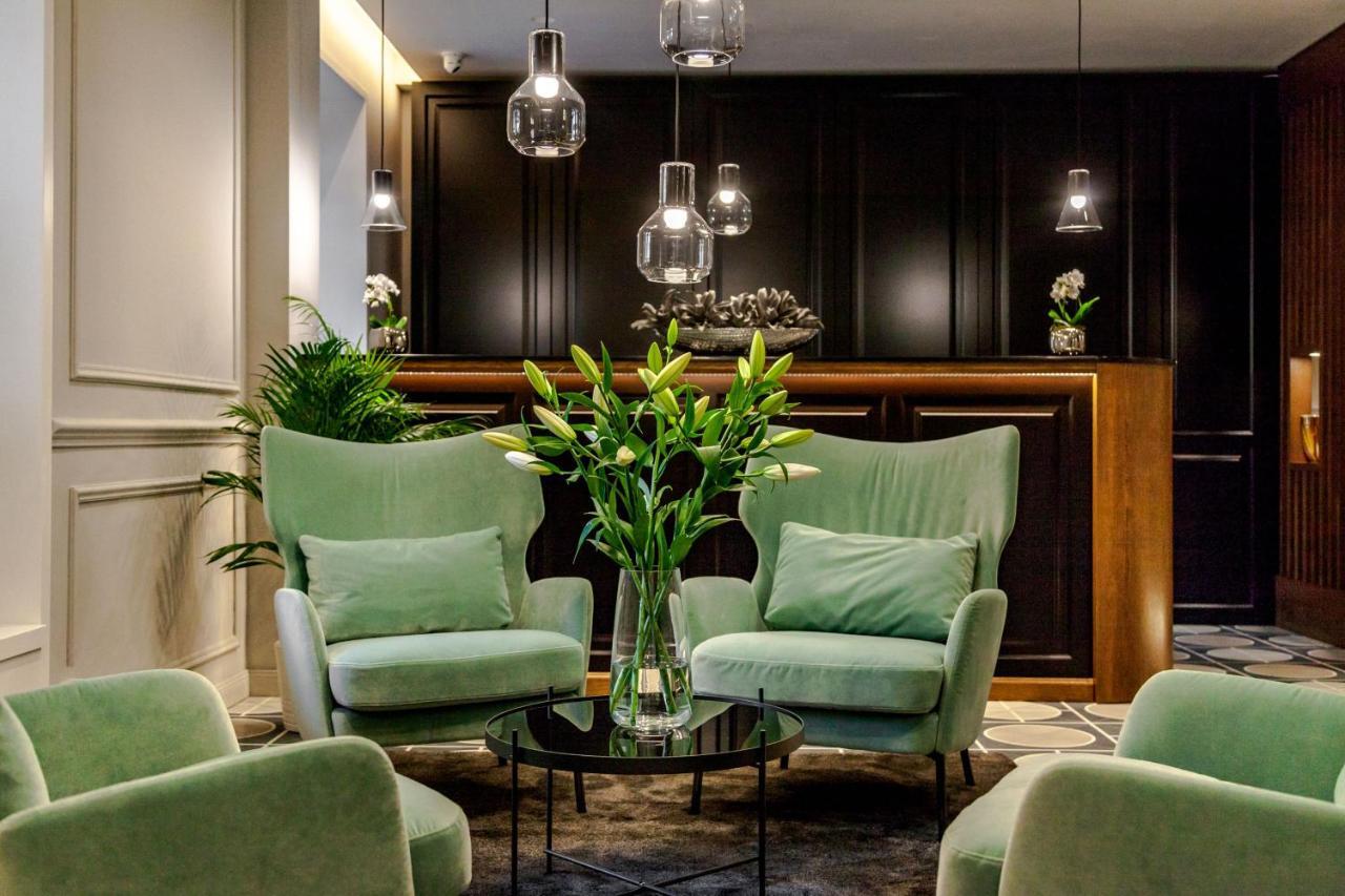 Hotel Eye Luxury Suites