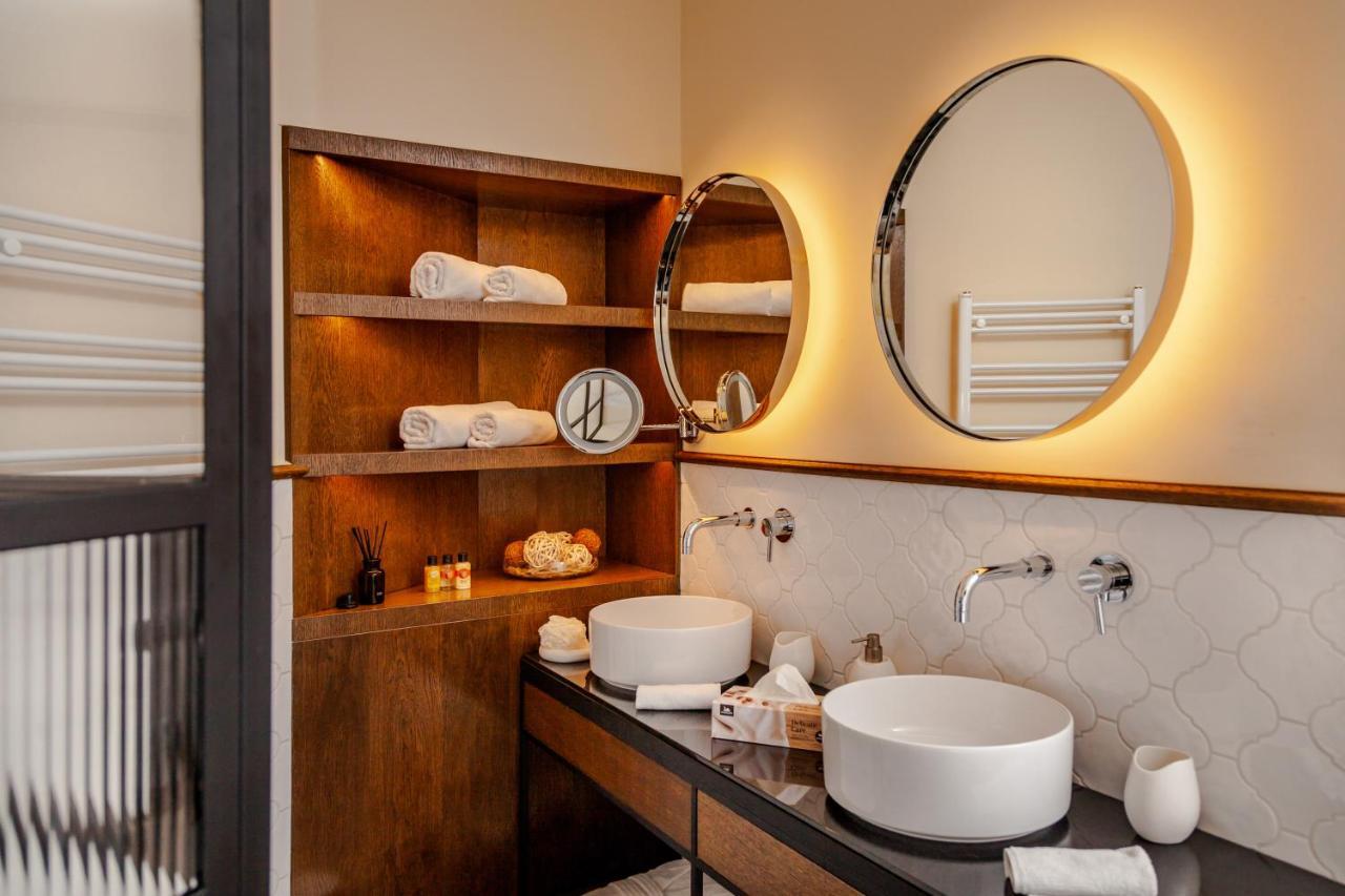 Eye Luxury Suites Hotel